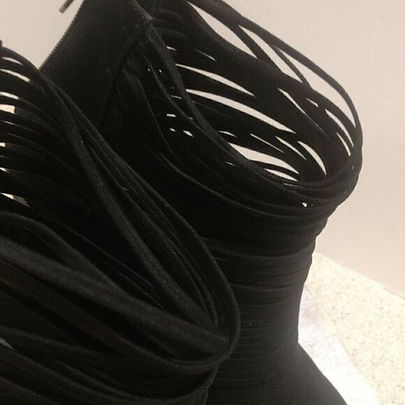 👍 Fergalicious Booties Size 7.5W.   A6 - Picture 3 of 8